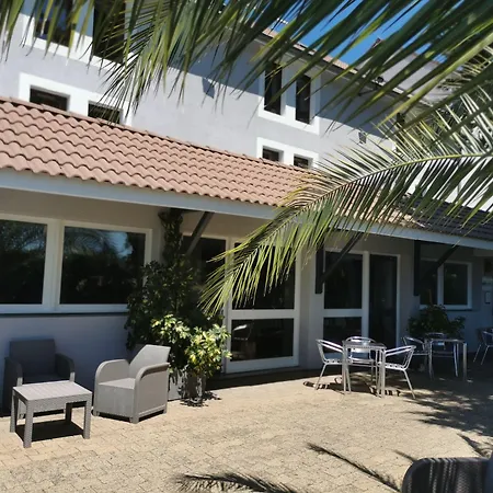 Brit Hotel Confort Pau Lons-3